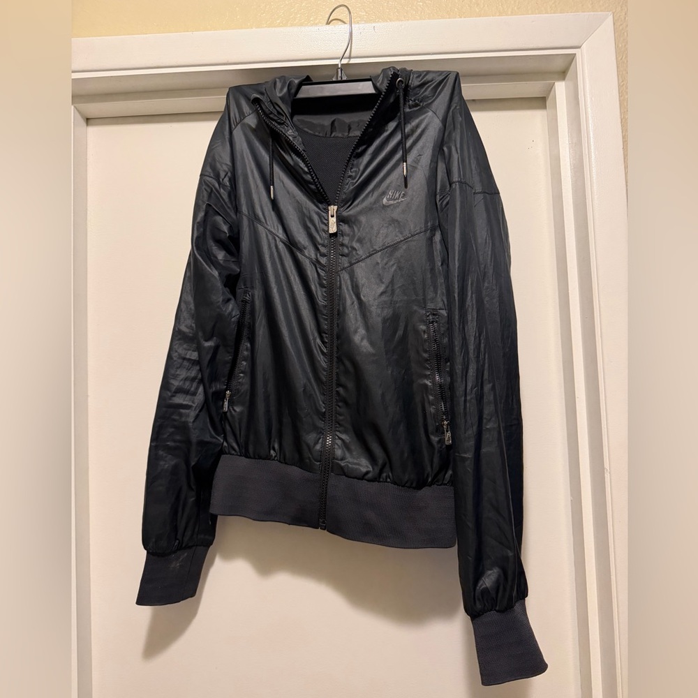 Nike Women's Black Wind Breaker Jacket